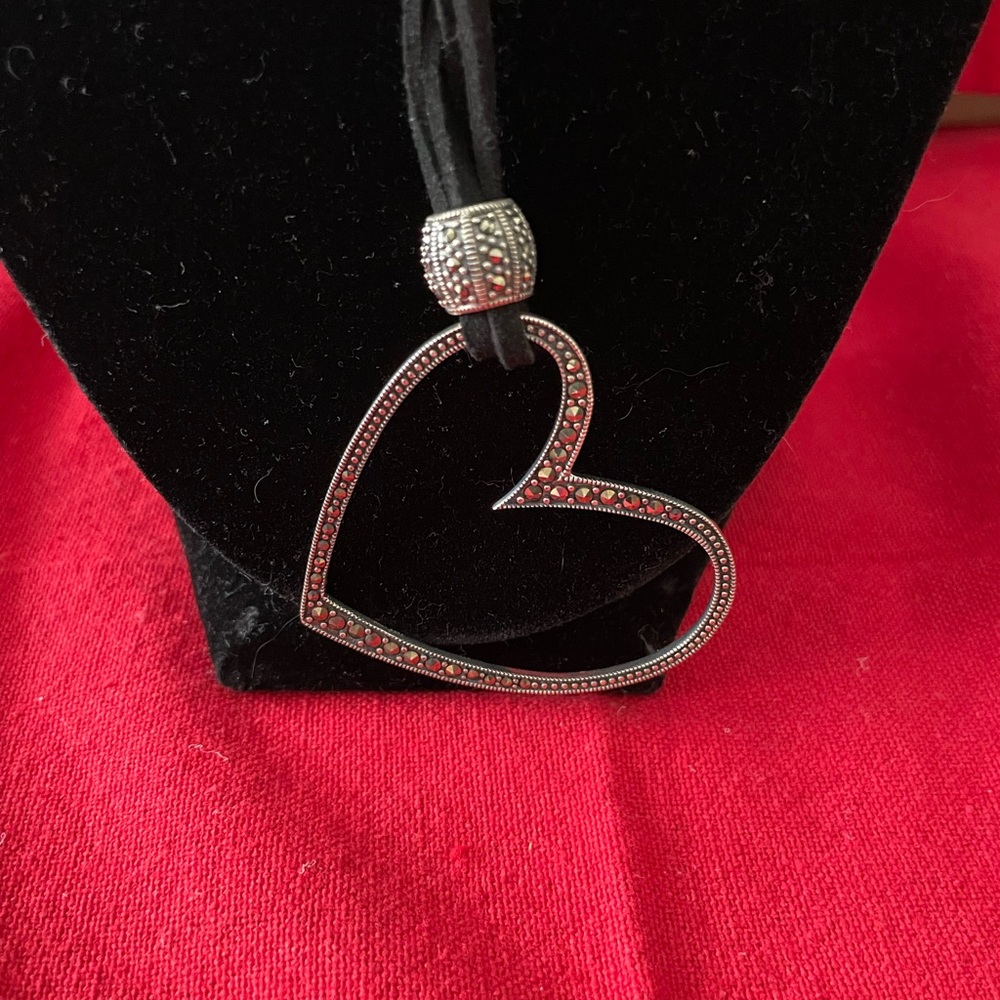 Marcasite Heart Pendant on Black Leather Strings 18” EC LN - Picture 5 of 5